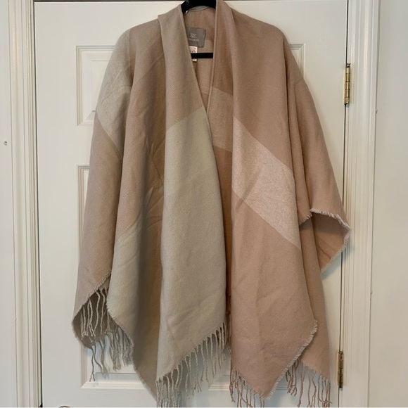 Soia & Kyo Cape Poncho - Picture 6 of 6